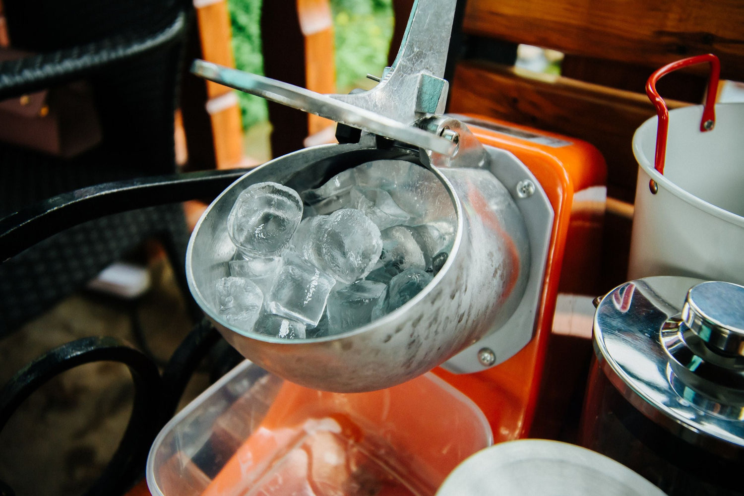 Ice shavers and crushers
