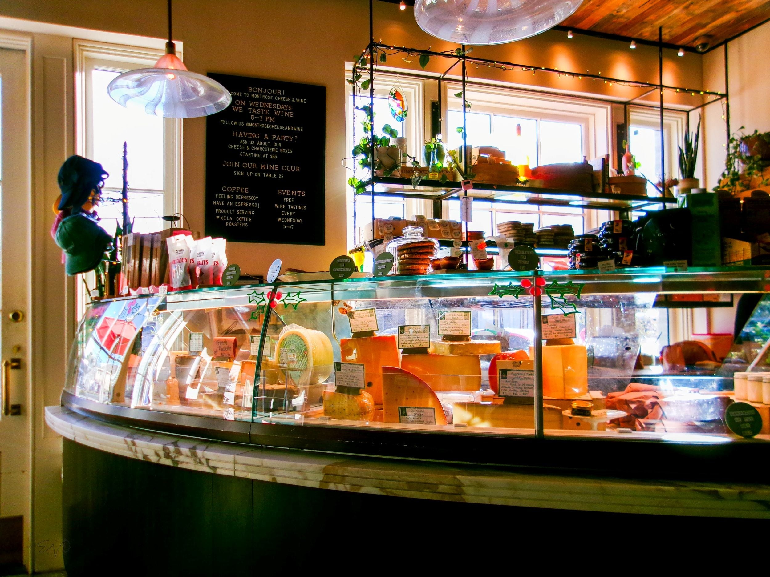 Cold food displays