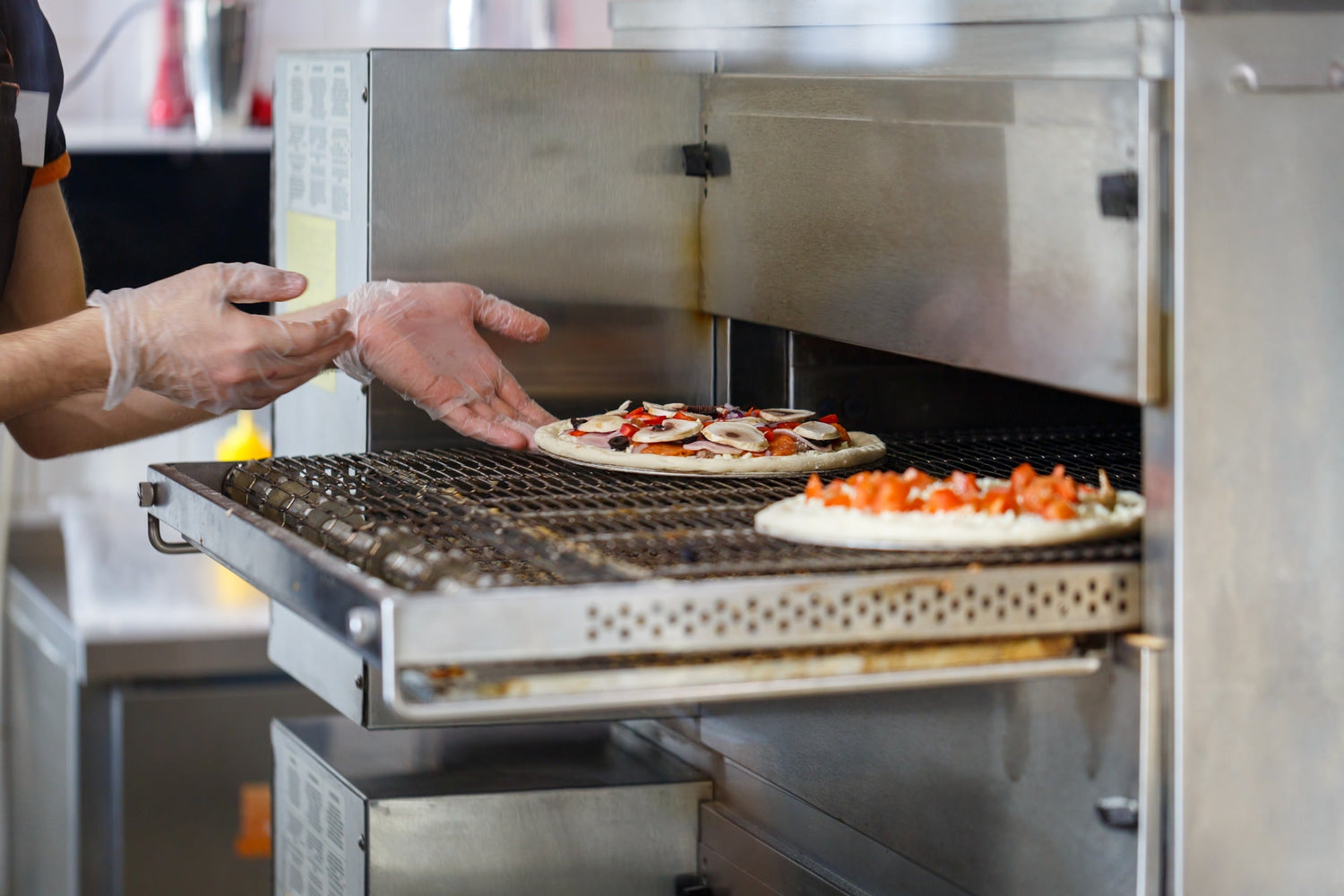 Conveyor ovens