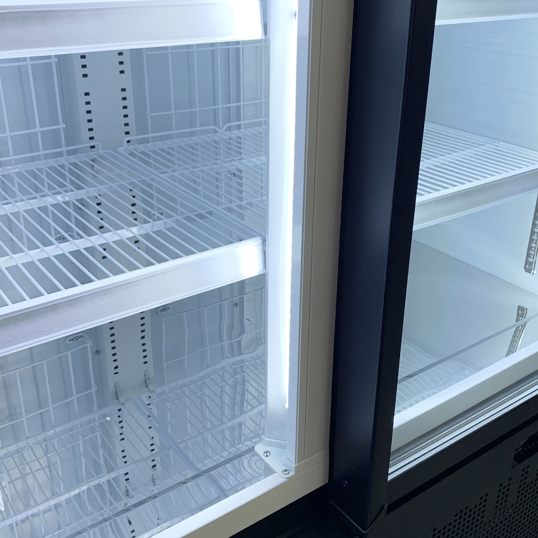Thermaster Double Door Supermarket Fridge – LG-1000BGBM