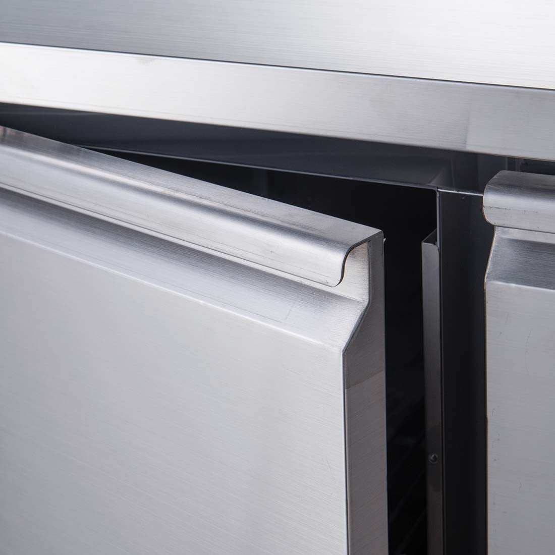 FED-X Three Door Salad Prep Fridge with Curve Glass Top – XTHP3100SALGC