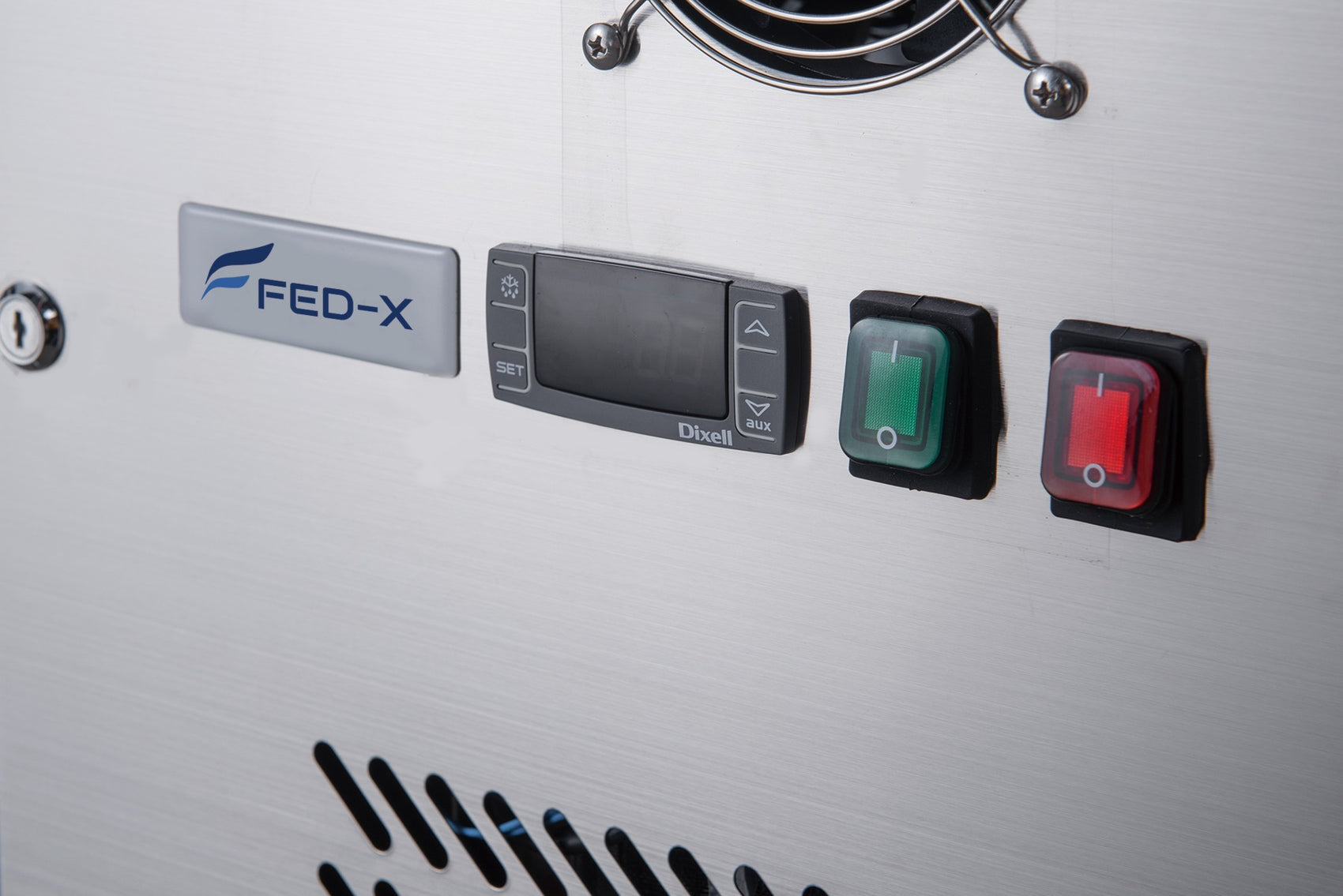FED-X Three Door Salad Prep Fridge with Curve Glass Top – XTHP3100SALGC
