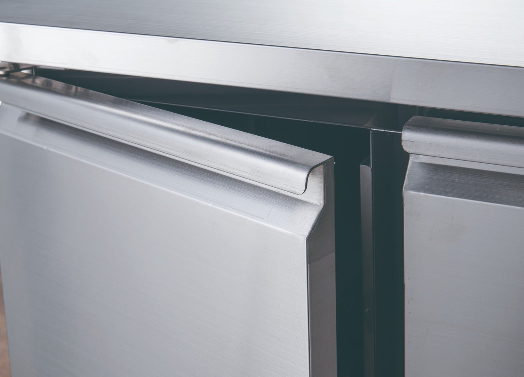 FED-X Stainless Steel Three Door Bench Freezer – XUB7F18S3V